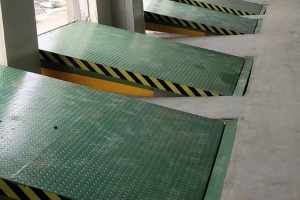 固定式液壓登車(chē)橋